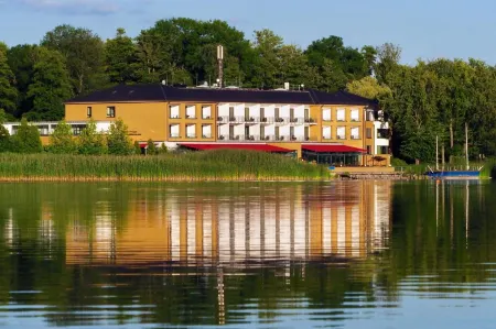 Seehotel Berlin-Rangsdorf Отели в г. Махло
