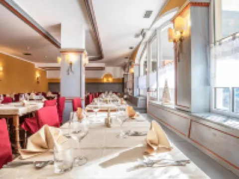 Sporting Clubresidence Hotels in Siror