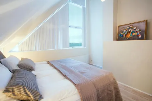 Penthouse Downtown with Free Parking