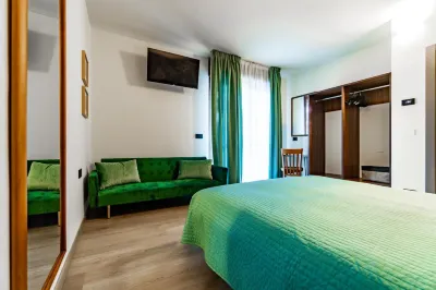 Continental Hotel Hotels near Chiesa di S. Chiara