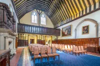 Bisham Abbey National Sports Centre 헐리 호텔