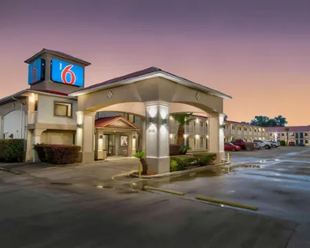 Studio 6 Sulphur, LA Hotels in Sulphur