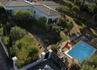 La Villa Aux Oliviers Hotels in Lorgues