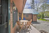 Townhome w/ Deck: Walk to Mirror Lake & Main St!