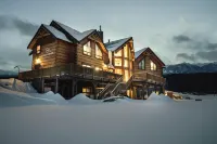 Basecamp Lodge Golden Hotels near Golden Museum and Archives