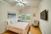 Near Cedar Hill State Park Apt with Pool Access!