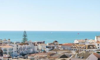Malpique Heated Pool & Jacuzzi Guest House