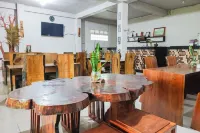 RedDoorz Syariah Near Tugu Macan Kayu Aro Hotels in Batang Sangir