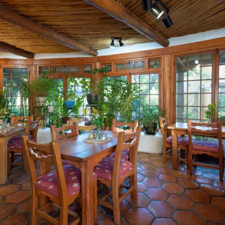 Inn on la Loma Plaza
