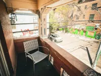 Off Broadway B & B Hotels near Trve Brewing