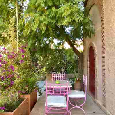 La Villa des Golfs & PinkCactus Hotel Exterior
