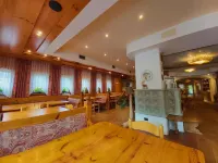 Albergo Scoiattolo Dolomites Experience - breakfast