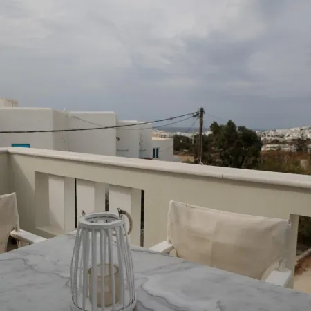 Sweet Home Naxos