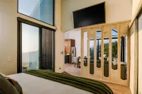 Lakay Monteverde with Heated Pool, Golf Cart and Breakfast - balcony