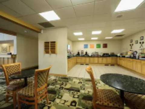 Baymont by Wyndham Marion Hotels in Marion