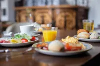 Golden Tulip West Ende - Desayuno