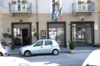 Hotel Giulio Cesare Hotel in zona Cimitero zonale di Sassi