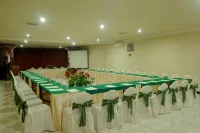Swaloh Resort & Spa Hotels in Pagerwojo