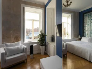 Unfound Door – Design Hotel