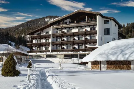 Hotel Achentalerhof Отели в г. Гемайнде Ахенкирх