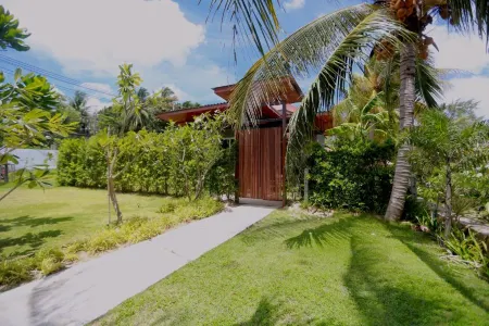 Samui Garden Home Отели рядом с достопримечательностью «Wat Sila Ngu Temple»