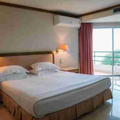 Khanom Golden Beach Hotel Rooms