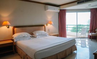 Khanom Golden Beach Hotel