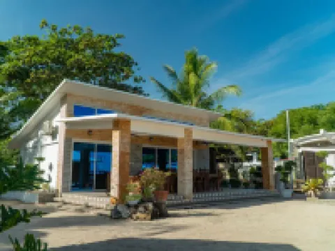 The Blessed Purple Bamboo Beach Resort Hoteles en Alaminos
