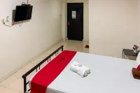 RedDoorz Near Stasiun Tanjung Karang Lampung Hotels in Gedong Air