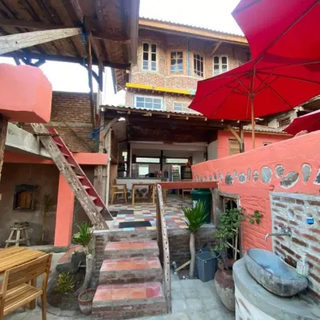 Gili la Boheme Отели рядом с достопримечательностью «Гили Траванган»