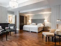 Grand Hotel Oslo Hotels near Chat Noir