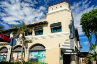 Balboa Inn, on the Beach at Newport