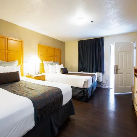 Signature Inn Merced Yosemite Parkway