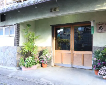 料理旅館 丸茂 高島市のホテル