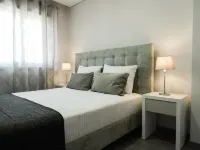 RS Porto Apartments - parkir