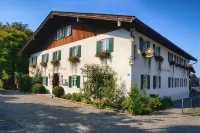 Gasthof Zum Stern - Seehausen am Staffelsee Hotels in der Nähe von Parkplatz Froschhauser See