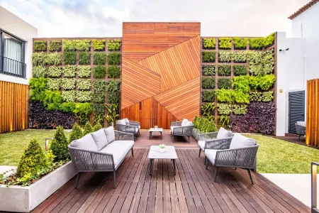 Villa Esmeralda Отели рядом с достопримечательностью «Nucleo de Santa Bárbara do Museu Carlos Machado»