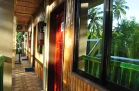 Ceazar's Place Hotels in Dauin