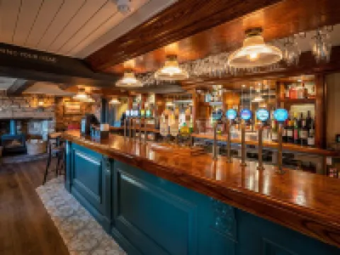 Bowl Inn Hotels in Almondsbury