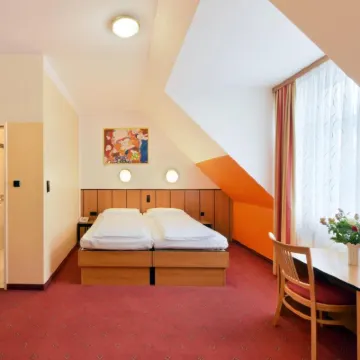 Garten- Und Kunsthotel Gabriel City Hotels near Donaukanal