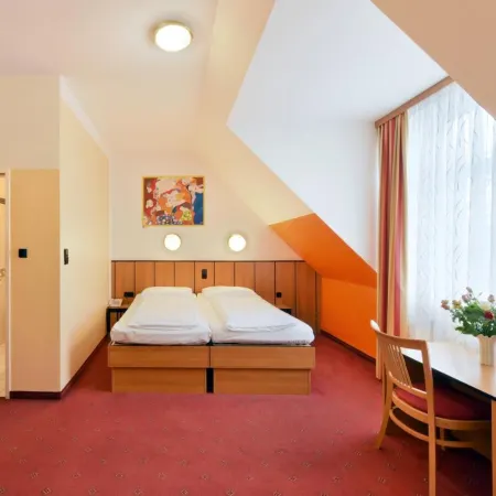 Garten- Und Kunsthotel Gabriel City Отели рядом с достопримечательностью «Автовокзал Эрдберг»