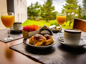 엘레강스 호텔 탄딜