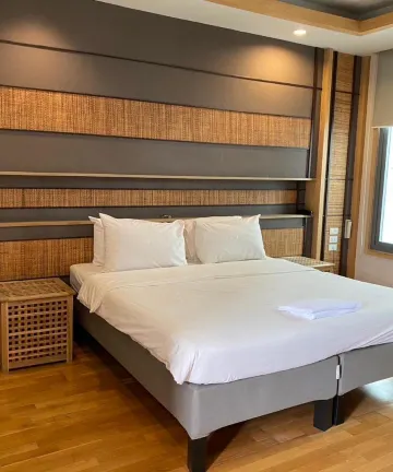 ห้องเตียงคิง วิวสระว่ายน้ำ-ชั้นแรก