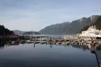 The Classic Horseshoe Bay Motel Hotels in Gibsons