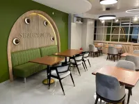 Sezer's Oliva Hotel - parking