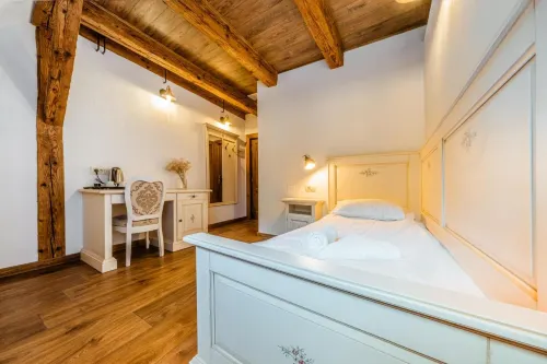 Casa Chitic - Hotel & Restaurant- STR Nicolae Balcescu 13