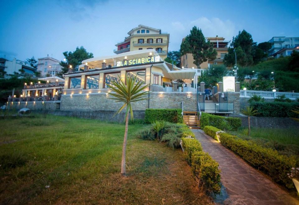 hotel overview picture