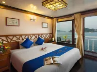 Royal Palace Cruise Hotels in Tuan Chau