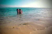 Maqai Beach Eco Resort فنادق في Matei