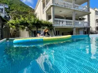 Family House with Pool & Sea View Hotels in Bijela